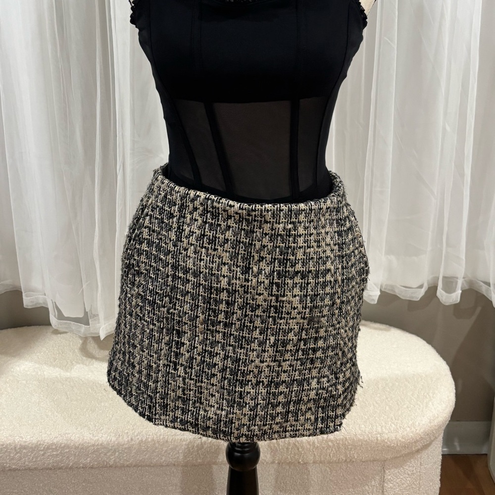 Forever 21 Black and White Textured Mini Skirt